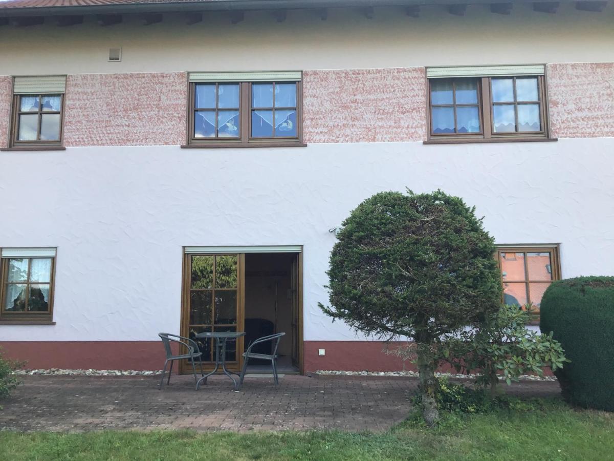 Ruhige Ferienwohnung Schollbrunn Exterior foto